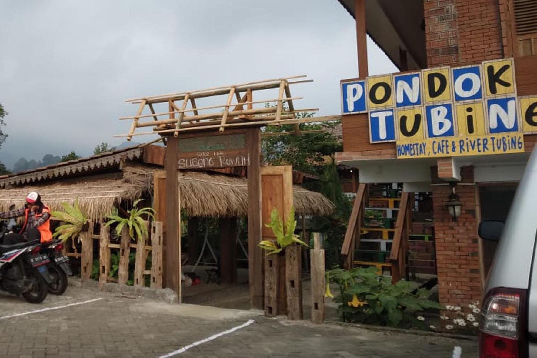 ホテル Pondok Tubing マラン エクステリア 写真